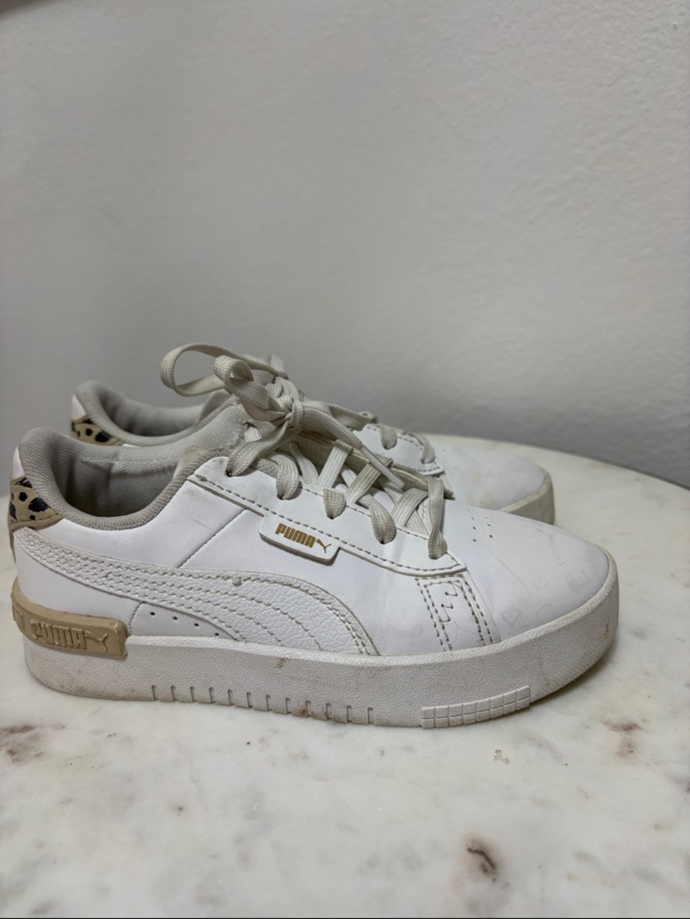 Puma Kids White Sneakers with Gold Accents - Picture 3 of 13